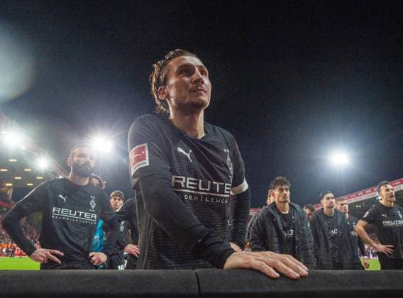 Soccer, Men, Season 2025 2026, 1 Bundesliga 7 Matchday , 1 FC Union Berlin Borussia Mönchengladbach, Rocco Reitz Gladbach , Disappointment after final whistle, 17 10 2025, Copyright: xSebastianxRäppold MatthiasxKochx