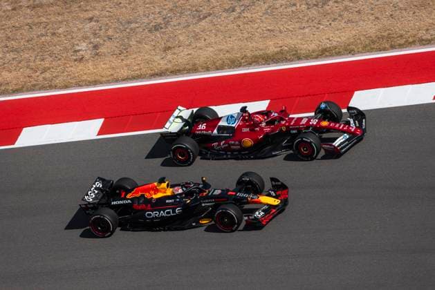 Formula 1 MSC Cruises United States Grand Prix 2025 Alexis Perrin OVERTAKE MAXPPP - Austin 17 10 2025 01 VERSTAPPEN Max (nld), Oracle Red Bull Racing, action, 16 LECLERC Charles (mon), Scuderia Ferrari HP, action at the Formula 1 MSC Cruises United States Grand Prix 2025, the 19th round of the 2025 FIA Formula 1 World Championship, WM, Weltmeisterschaft at the Circuit of The Americas in Austin, Texas, United States, from October 16 to 19, 2025 Austin Circuit of The Americas United States Copyright: xOVERTAKE MAXPPPxAlexisxPerrinx OVT202510172397 OVT202510172397