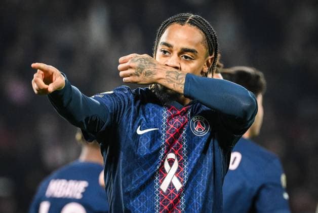 October 17, 2025, Paris, France, France: Bradley BARCOLA of PSG celebrates his goal during the Ligue 1 match between Paris Saint-Germain (PSG) and RC Strasbourg at Parc des Princes Stadium. Paris France - ZUMAm308 20251017_zsp_m308_002 Copyright: xMatthieuxMirvillex