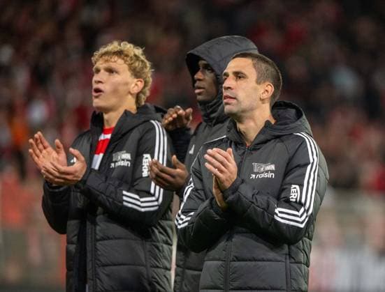 Soccer, Men, Season 2025 2026, 1 Bundesliga 7 Matchday , 1 FC Union Berlin Borussia Mönchengladbach, f l Leopold Querfeld 1 FC Union Berlin , Ilyas Ansah 1 FC Union , Rani Khedira 1 FC Union Berlin , Cheering after the final whistle, 17 10 2025, Copyright: xMatthiasxKochx