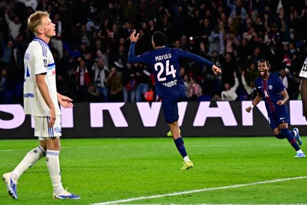 FOOTBALL : PSG vs Strasbourg - Ligue1 - 16 10 2025 Senny Mayulu ( 24 - PSG ) celebrates after scoring during the Ligue 1 match between Paris Saint Germain and RC Strasbourg Alsace at Parc Des Princes on October 16 , 2025 in Paris, France. ( Photo by Federico Pestelini PsnewZ ) - ParisFrance  Copyright: xFedericoxPestelinix