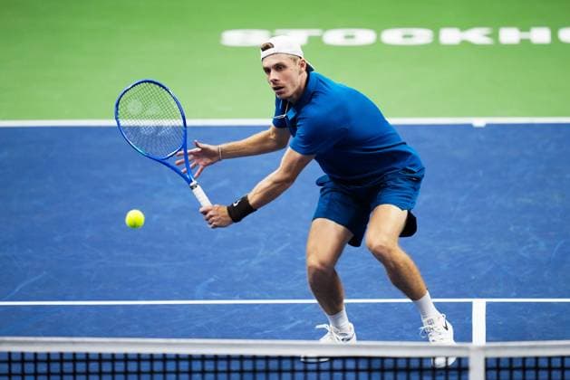 Canada s Denis Shapovalov in his quarterfinal match against Sweden s Elias Ymer during the BNP Paribas Nordic Open tennis tournament at the Royal Swedish Tennis Hall, Stockholm, Sweden, October 17, 2025 STOCKHOLM SWEDEN x11288x  Copyright: xPontusxOrre TTx TENNIS NORDIC OPEN