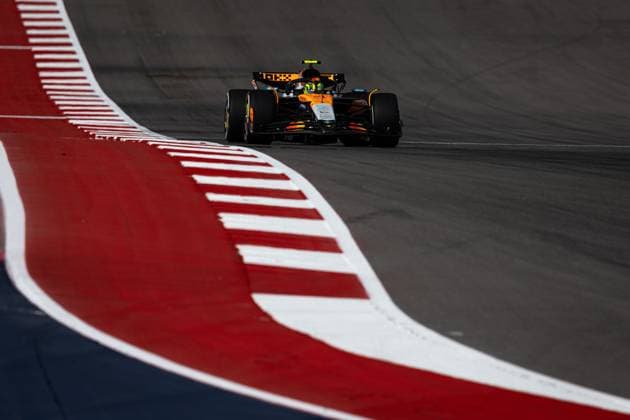 F1 - UNITED STATES GRAND PRIX 2025 04 NORRIS Lando (gbr), McLaren F1 Team MCL39, action during the 2025 Formula 1 United States Grand Prix, 19th round of the 2025 FIA Formula One World Championship, WM, Weltmeisterschaft from October 17 to 19, 2025 on the Circuit of the Americas, in Austin, Texas, United States of America - AustinUnited States  Copyright: xDPPIx