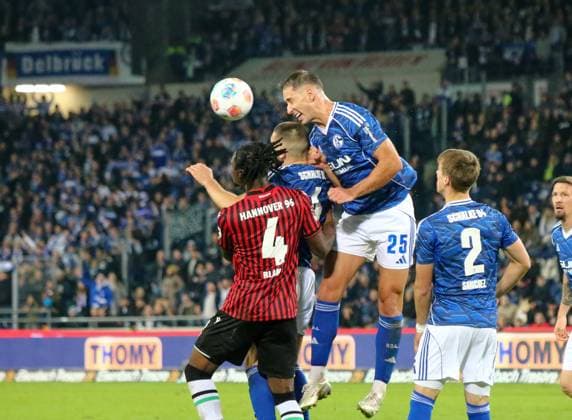 Germany Soccer 2 Bundesliga 2025 26, 9 Matchday Hannover 96 vs FC Schalke 04 Heinz von Heiden Arena Stadion Hannover Nikola KatiÄ‡ Nikola Katic FC Schalke 04, 25 Felipe Sanchez Felipe Sanchez FC Schalke 04, 2 Hendry Blank Hannover 96, 4 Hannover Copyright: xAymanxAlahmedx