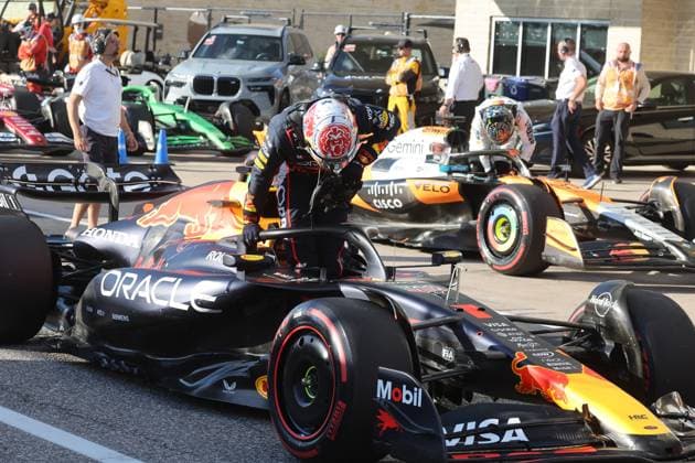 17.10.2025, Circuit of The Americas, Austin, FORMULA 1 MSC CRUISES UNITED STATES GRAND PRIX 2025 , im Bild Max Verstappen (NLD), Oracle Red Bull Racing startet von der Poleposition das morgige Sprintrennen. (Photo by Hasan Bratic DeFodi Images) 17 10 2025, Circuit of The Americas, Austin, FORMULA 1 MSC CRUISES UNITED STATES GRAND PRIX 2025 , pictured Max Verstappen NLD , Oracle Red Bull Racing starts tomorrows sprint race from pole position Photo by Hasan Bratic DeFodi Images
