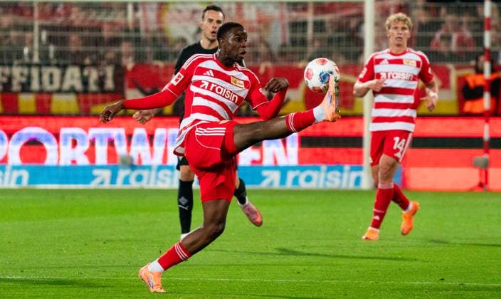 17 10 2025, Football, GER, Men, 1 Bundesliga, DFL, Matchday 7, 1 FC Union Berlin Borussia Mönchengladbach Ilyas Ansah 1 FC Union Berlin, li Berlin Stadion An der Alten Förtserei Berlin Germany