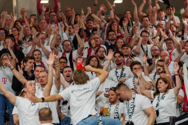 Bonn fan block, Vet Concept Gladiators Trier vs Telekom Baskets Bonn, basketball, BBL Cup, round of 16, 2025 2026 season, 17 10 2025 Vet Concept Gladiators Trier vs Telekom Baskets Bonn, basketball, BBL Cup, round of 16, 2025 2026 season, 17 10 2025 Copyright: xEibner-Pressefoto AlexanderxNeisx EP_ANS