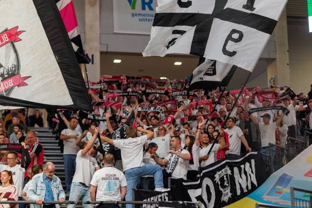 Bonn fan block, Vet Concept Gladiators Trier vs Telekom Baskets Bonn, basketball, BBL Cup, round of 16, 2025 2026 season, 17 10 2025 Vet Concept Gladiators Trier vs Telekom Baskets Bonn, basketball, BBL Cup, round of 16, 2025 2026 season, 17 10 2025 Copyright: xEibner-Pressefoto AlexanderxNeisx EP_ANS