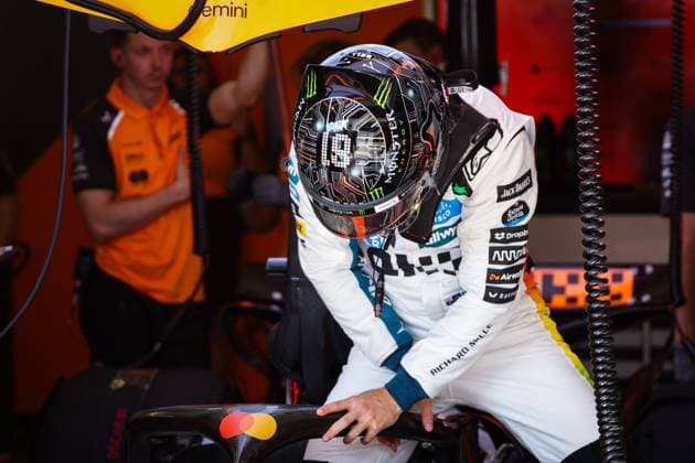 F1 - UNITED STATES GRAND PRIX 2025 PIASTRI Oscar (aus), McLaren F1 Team MCL39, portrait during the 2025 Formula 1 United States Grand Prix, 19th round of the 2025 FIA Formula One World Championship, WM, Weltmeisterschaft from October 17 to 19, 2025 on the Circuit of the Americas, in Austin, Texas, United States of America - AustinUnited States  Copyright: xANTONINxVINCENTx
