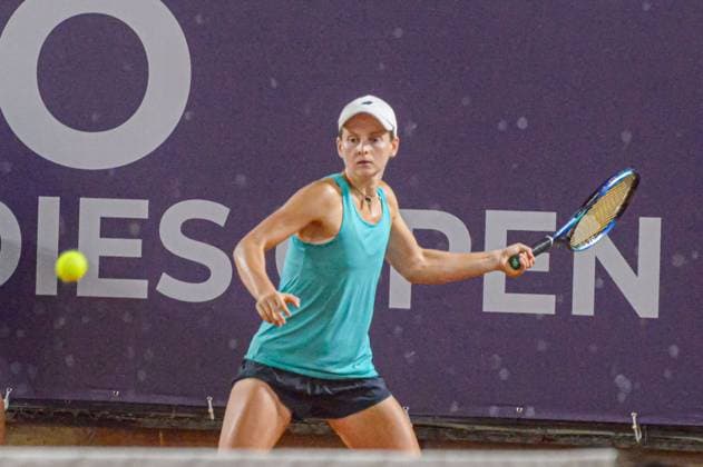 Rio Ladies Open - Semifinal Duplas - Ekaterine Gorgodze e Irene Burillo vs Miriana Tona e Tina Smith rio de janeiro (rj), 10 17 2025 - wta125 brazil rioladiesopen rj - player tina smith performing a forehand during a match valid for the doubles semifinals of the rio ladies open 2025 held at techset academy in the city of rio de janeiro, this friday, october 17, 2025. (Foto: Gabby Costa Thenews2 imago images) SPO  Copyright: xGabbyxCostax