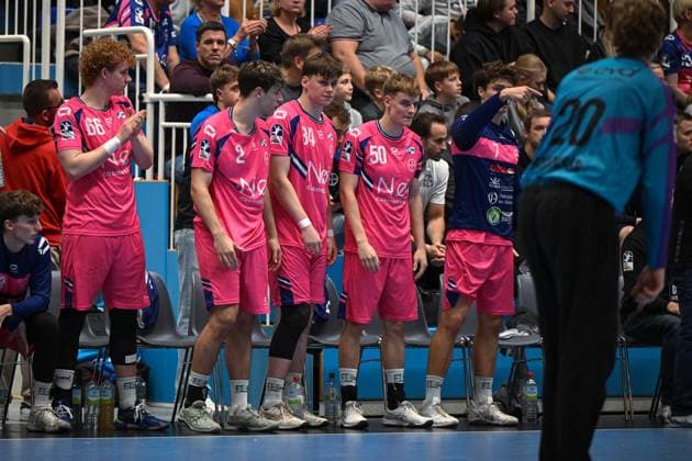 Germany, Handball, 2 Bundesliga, 8 Matchday, 2025 2026, TSV Bayer Dormagen vs HSG Krefeld Niederrhein, 17 10 2025, TSV Bayer Sportcenter, Dormagen, Germany, Dormagen substitutes Copyright: xMarkusxVerwimpx