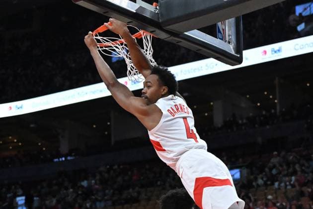 October 17, 2025, Toronto, On, Canada: Toronto Raptors Scottie Barnes (4) hangs on the rim after dunking against the Brooklyn Nets during first half NBA, Basketball Herren, USA preseason basketball action in Toronto on Friday, Oct. 17, 2025. Scottie Barnes  - ZUMAc35_ 20251017_zaf_c35_098 Copyright: xJonxBlackerx