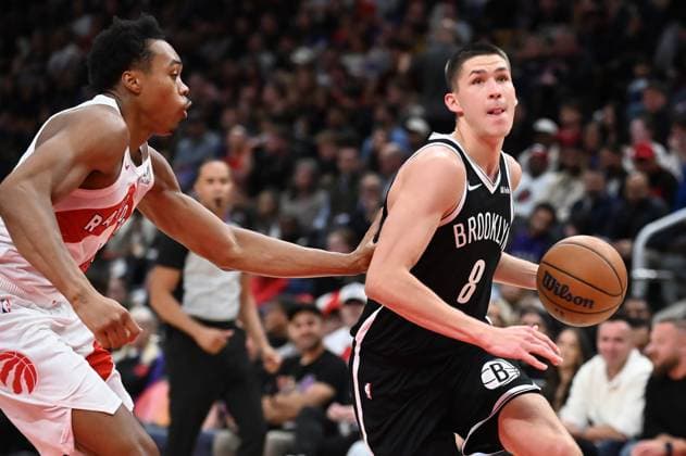 October 17, 2025, Toronto, On, Canada: Brooklyn Nets Egor Demin (8) drives past Toronto Raptors Scottie Barnes (4) during second half NBA, Basketball Herren, USA basketball action in Toronto on Friday Oct. 17, 2025 Egor Demin, Scottie Barnes  - ZUMAc35_ 20251017_zaf_c35_147 Copyright: xJonxBlackerx