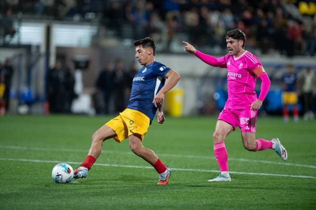 Andorra CF v Granada CF - LaLiga Hypermotion Daniel Villahermosa plays in the La Liga Hypermotion match between FC Andorra and Granada CF at New la FAF Stadium in Encamp, Andorra, on October 17, 2025. Andorra Andorra  Copyright: xWalterxCunhax originalFilename:cunhacarvalho-notitle251017_npMh9.jpg