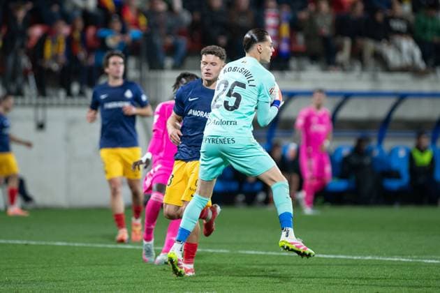 Andorra CF v Granada CF - LaLiga Hypermotion Aron Yaakobishvili plays in the La Liga Hypermotion match between FC Andorra and Granada CF at New la FAF Stadium in Encamp, Andorra, on October 17, 2025. Andorra Andorra  Copyright: xWalterxCunhax originalFilename:cunhacarvalho-notitle251017_npWzO.jpg