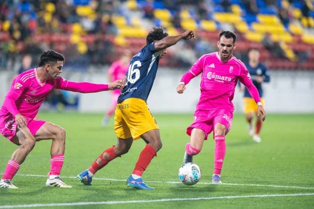 Andorra CF v Granada CF - LaLiga Hypermotion Jastin Garcia of FC Andorra is in action during the La Liga Hypermotion 25-26 match between FC Andorra and Granada CF at Nou Estadi de la FAF in Encamp, Andorra, on October 17, 2025. Andorra Andorra  Copyright: xMartinxSilvaxCosentinox originalFilename:silvacosentino-jastinga251017_npxQR.jpg