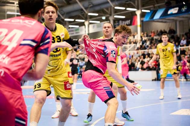 Peter Strosack TSV Bayer Dormagen, 24 , Finn Schroven TSV Bayer Dormagen, 19 vs Lars Jagieniak HSG Krefeld Niederrhein 33 , Matija Mircic HSG Krefeld Niederrhein 97 , Jörn Persson HSG Krefeld Niederrhein 34 GER, TSV Bayer Dormagen vs HSG Krefeld Niederrhein, Handball, Handball Bundesliga, Season 2024 2025, 17 10 2025 GER, TSV Bayer Dormagen vs HSG Krefeld Niederrhein, Handball, Handball Bundesliga, Season 2024 2025, 17 10 2025 Dormagen Copyright: xEibner-Pressefoto xFrancescoxConsentinox