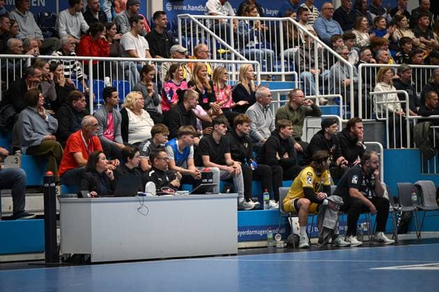 Germany, Handball, 2 Bundesliga, 8 Matchday, 2025 2026, TSV Bayer Dormagen vs HSG Krefeld Niederrhein, 17 10 2025, TSV Bayer Sportcenter, Dormagen, Germany, Referee court Copyright: xMarkusxVerwimpx