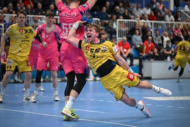 Germany, Handball, 2 Bundesliga, 8 Matchday, 2025 2026, TSV Bayer Dormagen vs HSG Krefeld Niederrhein, 17 10 2025, TSV Bayer Sportcenter, Dormagen, Germany, Goalkeeper Niklas Ingenpaß HSG Krefeld Niederrhein, 55 Copyright: xMarkusxVerwimpx
