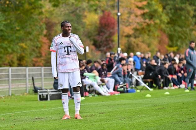 DFB U19 Nachwuchsliga SpVgg Unterhaching FC Bayern München U19 18 10 2025 im Bild Uzorchukwu Frank EGWUATU FC Bayern München 7 Einzelelfoto Freisteller U19 DFB Nachwuchsliga SpVgg Unterhaching FC Bayern München Sportschule Oberhaching am 18 10 2025 Copyright: xBEAUTIFULxSPORTS Goldbergx