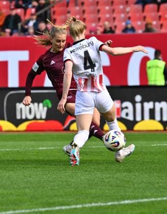 17 10 2025 Soccer season 2025 2026 1 Google Pixel Women Bundesliga 07 Matchday 1 FC Nuremberg FCN Club Clubfrauen SC Freiburg Sportfoto Zink xwoxzix Luisa Guttenberger 4, 1 FC Nuremberg FCN scored goal goal shot to 1 0 against Meret Felde 4 , SC Freiburg