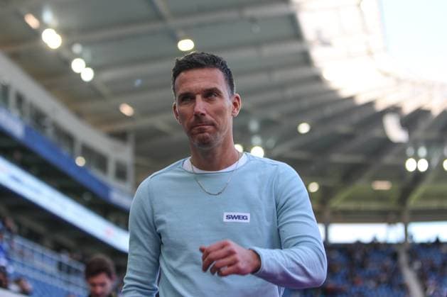 Christian Eichner Karlsruher SC, Head Coach before the match in an interview, Karlsruher SC vs 1 FC Kaiserslautern, 2 Bundesliga, Matchday 9, 2025 2026, 18 10 2025, DFL REGULATES PROHIBIT ANY USE OF PHOTOGRAPHS AS IMAGE SEQUENCES AND OR QUASI VIDEO, Karlsruher SC vs 1 FC Kaiserslautern, 2 Bundesliga, Matchday 9, 2025 2026, 18 10 2025 Karlsruhe Copyright: xEibner-Pressefoto JanxPrihodax EP_JPA