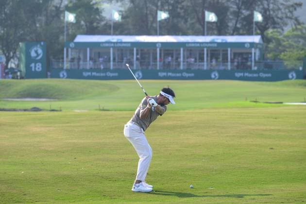 October 18, 2025, Macao, Macao Sar, China: Macau Open Golf , Macau Golf and Country Club Coloane, Macao, China Thailands Sarit Suwannarut, leads the field on Day 3 at -16 putting him 2 strokes ahead of AustraliaÃ¢â‚¬â ¢s, Brett Rankin. On the 18th Fairway. Macao China - ZUMAr144 20251018_zap_r144_002 Copyright: xJaynexRussellx