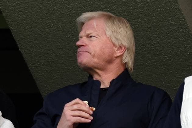 18 10 2025, xrekx, Soccer 2 Bundesliga, Karlsruher SC 1 FC Kaiserslautern v l Oliver Kahn DFL DFB REGULATIONS PROHIBIT ANY USE OF PHOTOGRAPHS as IMAGE SEQUENCES and or QUASI VIDEO Karlsruhe