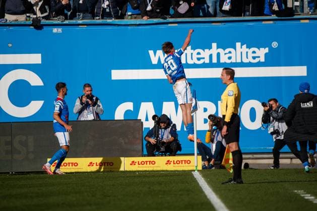 Goal celebration 1 0 Goalscorer Ryan Naderi Rostock GER, FC Hansa Rostock vs SV Wehen Wiesbaden, Soccer, Men, 3 League, Matchday 11, Season 2025 2026,18 10 2025 Rostock Ostseestadion Mecklenburg Vorpommern Germany