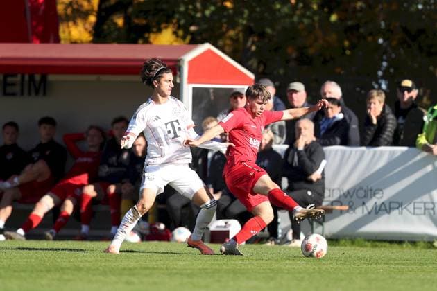 18 10 2025, xjcx, Men, Football, Season 2025 2026, Regionalliga Bayern, 14 Matchday TSV Aubstadt FC Bayern Muenchen II Adin Licina 7, FC Bayern München II and Egor Zelenskiy 21, TSV Aubstadt Sulzfeld Schulstadion Aubstadt Bayern Germany
