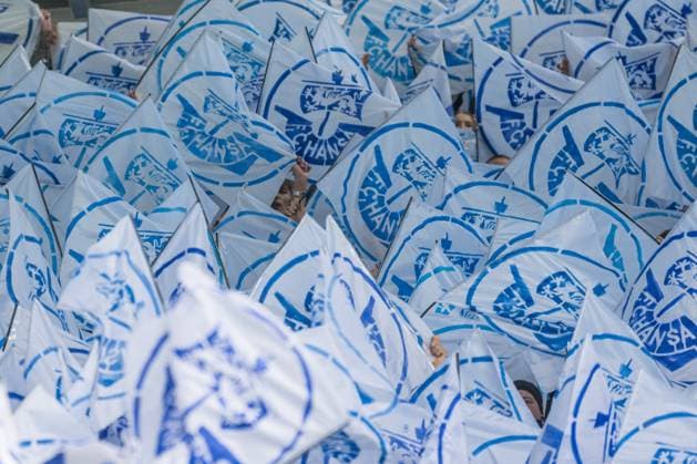Rostock, Germany 18 October 2025 3 Liga 2025 2026 FC Hansa Rostock vs SV Wehen Wiesbaden In the picture many white flags with Hansa logo DFB regulations prohibit any use of photographs as image sequences and or quasi video Copyright: xFotostandx xVoelkerx