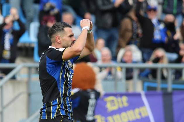 18 10 2025, xpfrx, Fußball 3 Liga, 1 FC Saarbruecken SC Verl v l Torjubel nach dem Tor zum celebrating the goal celebrate 1 1 durch Kasim Rabihic 1 FC Saarbruecken DFL DFB REGULATIONS PROHIBIT ANY USE OF PHOTOGRAPHS as IMAGE SEQUENCES and or QUASI VIDEO Saarbruecken