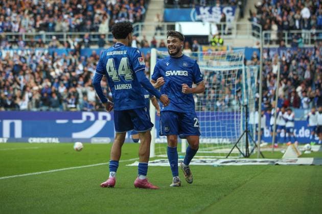 equalizer to 2 2 by Lilian Egloff Karlsruher SC, 25 , Karlsruher SC vs 1 FC Kaiserslautern, 2 Bundesliga, 9 Matchday, 2025 2026, 18 10 2025, DFL REGULATES PROHIBIT ANY USE OF PHOTOGRAPHS AS IMAGE SEQUENCES AND OR QUASI VIDEO, Karlsruher SC vs 1 FC Kaiserslautern, 2 Bundesliga, 9 Matchday, 2025 2026, 18 10 2025 Karlsruhe Copyright: xEibner-Pressefoto JanxPrihodax EP_JPA