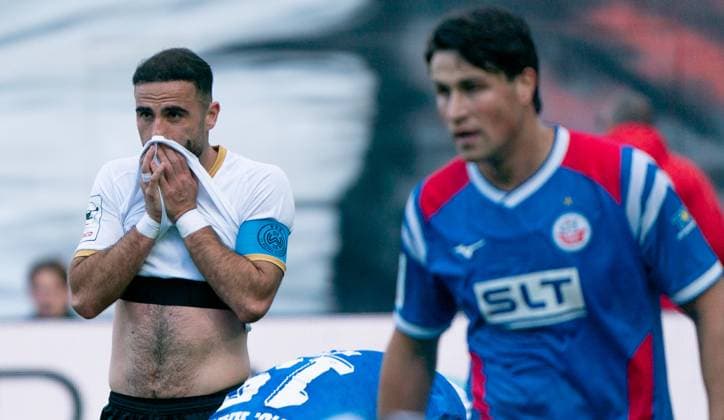 18 10 2025, Football, GER, Men, 3 Liga, DFL, Season 2025 26, Matchday 10, FC Hansa Rostock SV Wehen Wiesbaden Fatih Kaya SV Wehen Wiesbaden, li reacts disappointed Rostock Ostseestadion Mecklenburg Vorpommern Germany
