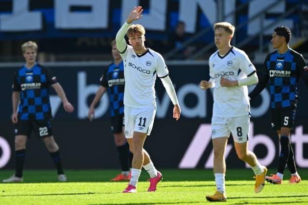 Paderborn, Home Deluxe Arena, 18 10 25, GER, Herren, 2 Bundesliga, Saison 2025 2026, SC Paderborn 07 DSC Arminia Bielefeld Bild Joel GRODOWSKI Bielefeld jubilates after his goal to 0 1 DFL regulations prohibit any use of photographs as image sequences and or quasi video NRW Germany