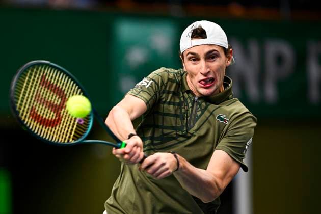France s Ugo Humbert meets Denmark s Holger Rune in the semifinals of the BNP Paribas Nordic Open tennis tournament at the Royal Swedish Tennis Hall in Stockholm, Sweden, Saturday, October 18, 2025 STOCKHOLM SWEDEN x10040x  Copyright: xAndersxWiklund TTx TENNIS NORDIC OPEN