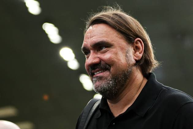 Premier League Burnley v Leeds United Daniel Farke manager of Leeds United arrives at stadium ahead of the Premier League match Burnley vs Leeds United at Turf Moor, Burnley, United Kingdom, 18th October 2025 (Photo by Jorge Horsted News Images) Burnley Turf Moor Lancashire United Kingdom Copyright: xJorgexHorsted NewsxImagesx