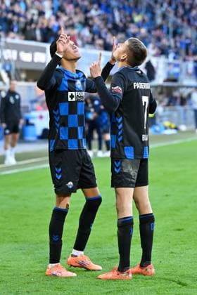 Paderborn, Home Deluxe Arena, 18 10 25, GER, Herren, 2 Bundesliga, Saison 2025 2026, SC Paderborn 07 DSC Arminia Bielefeld Bild Filip BILBIJA Paderborn jubilates after his goal to 3 2 with Santiago CASTANEDA Paderborn DFL regulations prohibit any use of photographs as image sequences and or quasi video NRW Germany