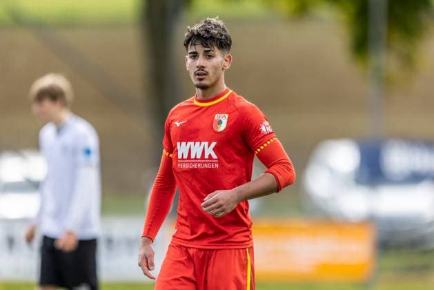 Football, Season 2025 2026, U19 Juniors DFB Nachwuchsliga, Sportplatz Albeck, 9 Matchday, SSV Ulm 1846 Football U19 FC Augsburg U19 5 4, 18 10 2025 18 10 2025, Football, Season 2025 2026, U19 Juniors DFB Nachwuchsliga, Sportplatz Albeck, 9 Spieltag, SSV Ulm 1846 Fußball U19 FC Augsburg U19 5 4, Freisteller Einzelbild Portrait Portrait 11 Robert Draghici FC Augsburg U19 Foto Lucca Fundel Albeck Sportplatz Albeck Baden Württemberg Germany