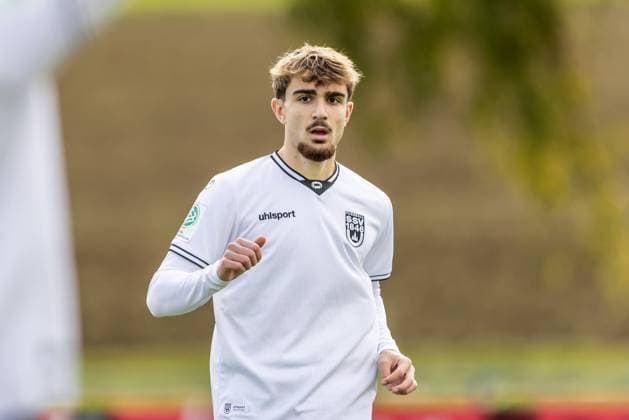 Football, Season 2025 2026, U19 Juniors DFB Nachwuchsliga, Sportplatz Albeck, 9 Matchday, SSV Ulm 1846 Football U19 FC Augsburg U19 5 4, 18 10 2025 18 10 2025, Football, Season 2025 2026, U19 Juniors DFB Nachwuchsliga, Sportplatz Albeck, 9 Spieltag, SSV Ulm 1846 Fußball U19 FC Augsburg U19 5 4, Freisteller Einzelbild Portrait Portrait 19 Kaan Yanac SSV Ulm 1846 Fußball U19 Foto Lucca Fundel Albeck Sportplatz Albeck Baden Württemberg Germany