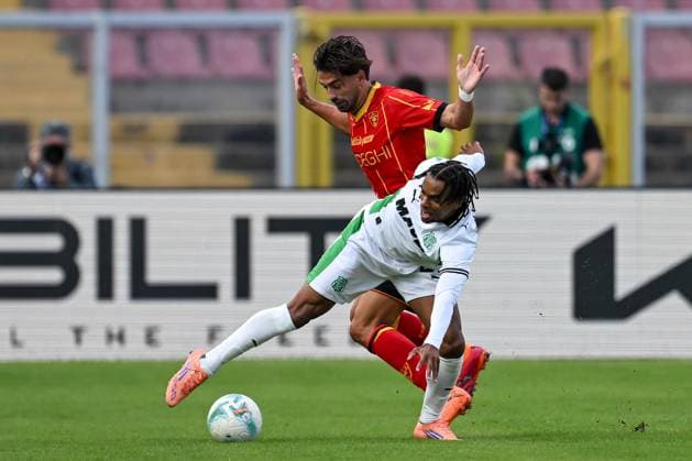 Ci Lecce 18 10 2025 - campionato di calcio Serie A Lecce-Sassuolo foto Carmelo Imbesi Image nella foto: Santiago Pierotti-Armand Lauriente 