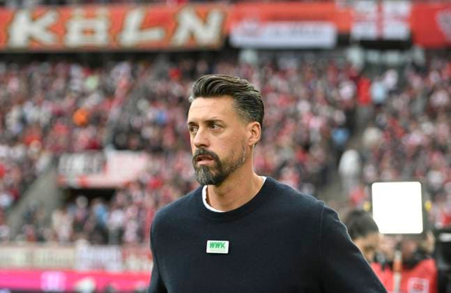 Coach Sandro Wagner FC Augsburg Football 1 Bundesliga, 7 Matchday, 1 FC Koeln FC Augsburg, am 18 10 2025 in Koeln Germany DFL regulations prohibit any use of photographs as image sequences and or quasi video Â