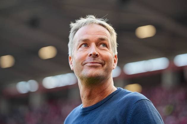 Soccer Bundesliga, Matchday 7, 1 FSV Mainz 05 Bayer 04 Leverkusen on 18 10 2025 in Mainz MEWA ARENA , Germany, Season 2025 2026 DFL REGULATIONS PROHIBIT ANY USE OF PHOTOGRAPHS AS IMAGE SEQUENCES AND OR QUASI VIDEO Kasper Hjulmand Head Coach, LEV in Focus Mainz MEWA ARENA Germany Copyright: xChristophxKinzingerx