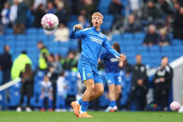 Brighton and Hove, England, 18th October 2025. Tom Watson of Brighton and Hove Albion warms up before the Brighton and Hove Albion vs Newcastle United Premier League match at the AMEX Stadium, Brighton and Hove. Picture credit should read: Paul Terry Sportimage EDITORIAL USE ONLY. No use with unauthorised audio, video, data, fixture lists, club league logos or live services. Online in-match use limited to 120 images, no video emulation. No use in betting, games or single club league player publications. SPI_016_PT_Brighton_Newcastle SPI-4218-0016