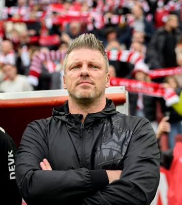 Coach Lukasz Kwasniok 1 FC Köln Football 1 Bundesliga, 7 Matchday, 1 FC Koeln FC Augsburg, am 18 10 2025 in Koeln Germany DFL regulations prohibit any use of photographs as image sequences and or quasi video Â