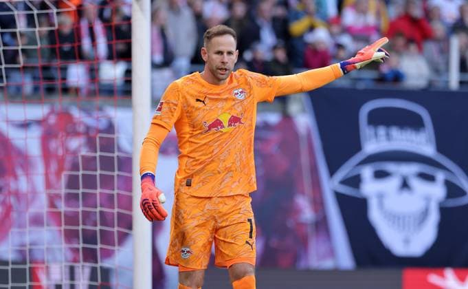 Goalkeeper Peter Gulacsi pointing, gesturing action upper body Sport Football Soccer DFL Bundesliga Men 7 Matchday Season 2025 2026 18 10 2025 Rasen Ballsport RB Leipzig RBL vs Hamburger SV HSV at RedBull Arena DFL regulations prohibit any use of photographs as image sequences and or quasi video
