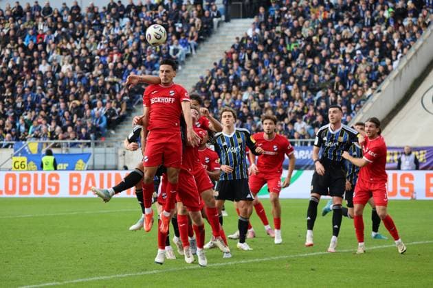 18 10 2025, Football, Men, 3 League, Season 2025 2026, 1 FC Saarbrücken SC Verl, Timur Gayret SC Verl , Lasse Wilhelm 1 FC Saarbruecken , Kaan Caliskaner 1 FC Saarbruecken Saarbrücken Ludwigsparkstadion Saarland Germany EN Copyright: xSebastianxBachx