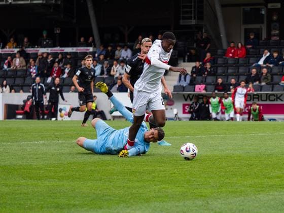 Maximilian Weisbaecker 1 FC Schweinfurth, 40 fouls Mansour Ouro Tagba VfB Stuttgart II, 27 for penalty, for 3 0 for VfB Stuttgart II GER, VfB Stuttgart II vs 1 FC Schweinfurth, Football, 3 Liga, Season 2025 2026, 18 10 2025 GER, VfB Stuttgart II vs 1 FC Schweinfurth, Football, 3 Liga, Season 2025 2026, 18 10 2025 Aspach Copyright: xEibner-Pressefoto CarstenxSchwerx EP_CSG