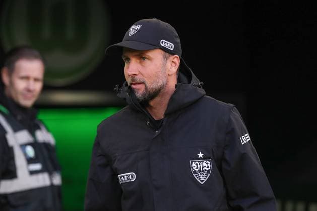 18 10 2025, xgox, Soccer 1 Bundesliga VfL Wolfsburg VfB Stuttgart emspor, v l Sebastian Hoeness Hoeneß, Stuttgart, Trainer DFL DFB REGULATIONS PROHIBIT ANY USE OF PHOTOGRAPHS as IMAGE SEQUENCES and or QUASI VIDEO Wolfsburg