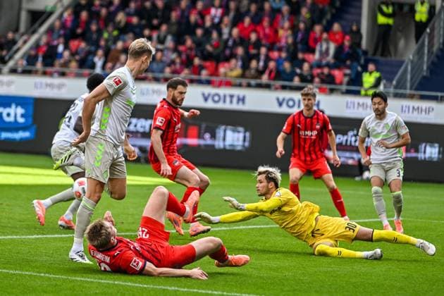 GER, 1 FBL, 1 FC Heidenheim vs SV Werder Bremen 18 10 2025, Voith Arena, Heidenheim, GER, 1 FBL, 1 FC Heidenheim vs SV Werder Bremen, in the picture save by Mio Backhaus Werder Bremen, 30 nordphotoxGmbHx xHafner nph00200